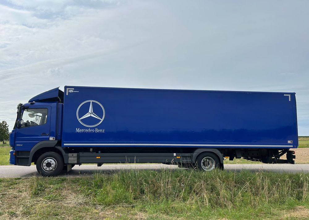 Mercedes-Benz Atego 1524 Z Niemiec 8.65m TOP 2018 Przód i tył na poduszkach 15t DMC / TOP STAN - משאית תיבה: תמונה 4 Mercedes-Benz Atego 1524 Z Niemiec 8.65m TOP 2018 Przód i tył na poduszkach 15t DMC / TOP STAN - משאית תיבה: תמונה 4