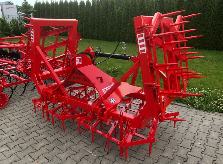 New Batyra, Brunner - brona polowa składana hydraulicznie 4,0m - מגרפת קפיצים: תמונה 1 New Batyra, Brunner - brona polowa składana hydraulicznie 4,0m - מגרפת קפיצים: תמונה 1
