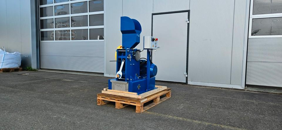 Backenbrecher JC 300 - Brechbacken Wolframkarbid - מגרסת מלחציים: תמונה 2 Backenbrecher JC 300 - Brechbacken Wolframkarbid - מגרסת מלחציים: תמונה 2