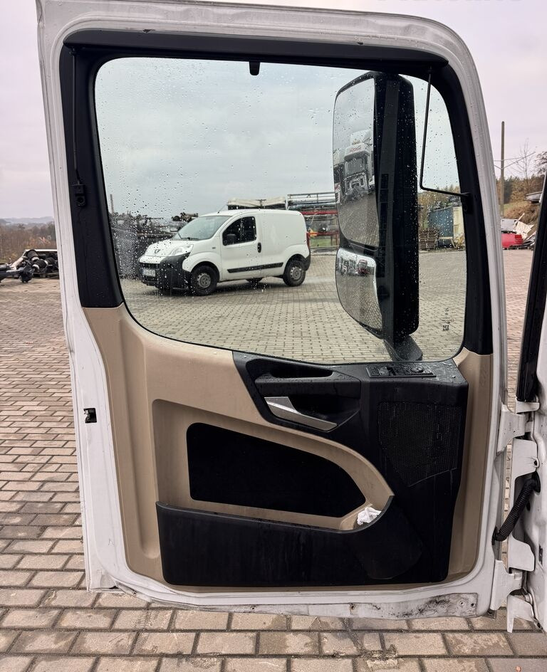 Mercedes-Benz ACTROS MP 4 LEWE truck - דלת וחלקים עבור משאית: תמונה 3 Mercedes-Benz ACTROS MP 4 LEWE truck - דלת וחלקים עבור משאית: תמונה 3
