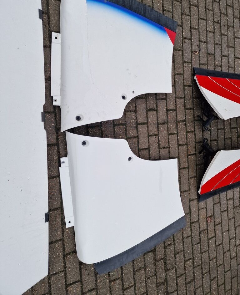 Scania Owiewka Komplet Owiewek R Topline Scania R Topline truck - אווירודינמיקה/ ספוילר עבור משאית: תמונה 3 Scania Owiewka Komplet Owiewek R Topline Scania R Topline truck - אווירודינמיקה/ ספוילר עבור משאית: תמונה 3