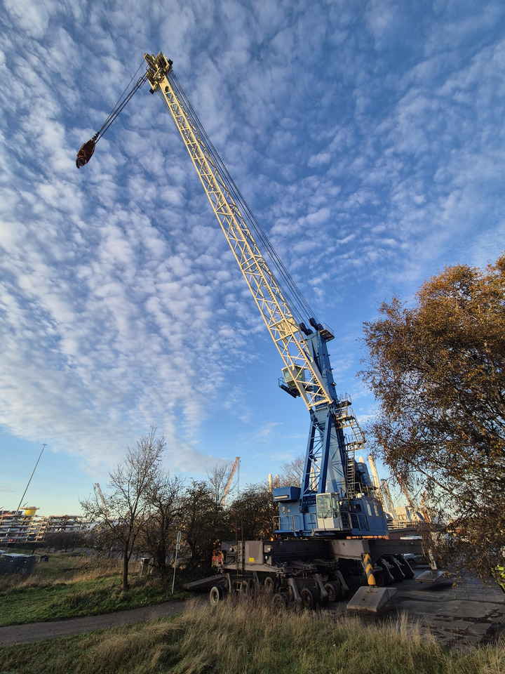 Liebherr LHM250 - ציוד נמל: תמונה 2 Liebherr LHM250 - ציוד נמל: תמונה 2