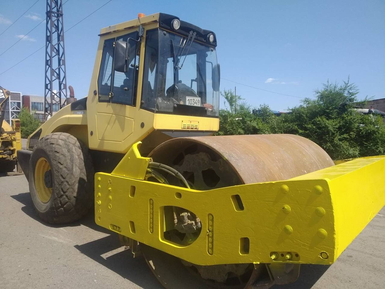 BOMAG BW 216 DH-4 - מדחס: תמונה 1 BOMAG BW 216 DH-4 - מדחס: תמונה 1