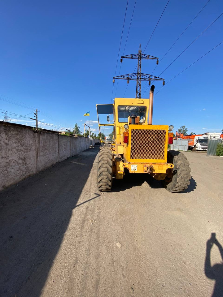 KOMATSU GD661А-1 - מפלסת: תמונה 3 KOMATSU GD661А-1 - מפלסת: תמונה 3