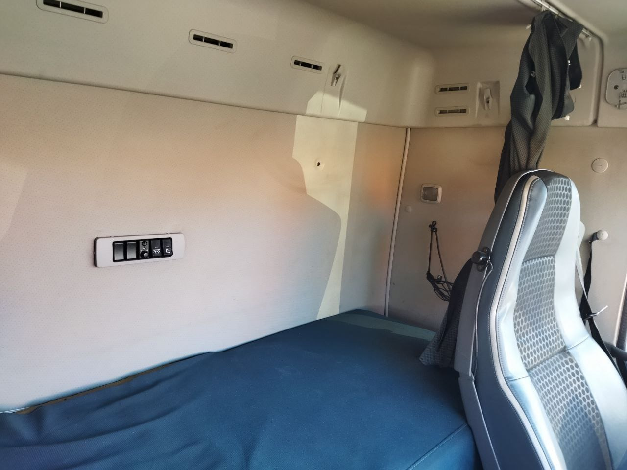 יחידת טרקטור Volvo FM 450: תמונה 10 יחידת טרקטור Volvo FM 450: תמונה 10