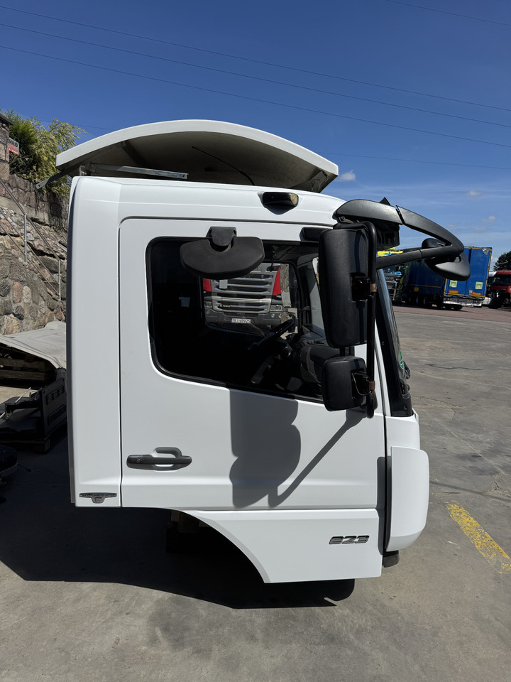 Mercedes Atego III - תא: תמונה 3 Mercedes Atego III - תא: תמונה 3
