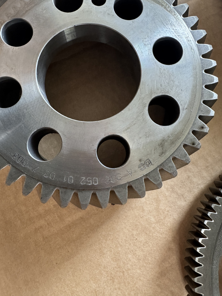 Mercedes-Benz Atego III E6 OM934LA Mercedes-Benz Atego III E6 - גל זיזים עבור משאית: תמונה 4 Mercedes-Benz Atego III E6 OM934LA Mercedes-Benz Atego III E6 - גל זיזים עבור משאית: תמונה 4