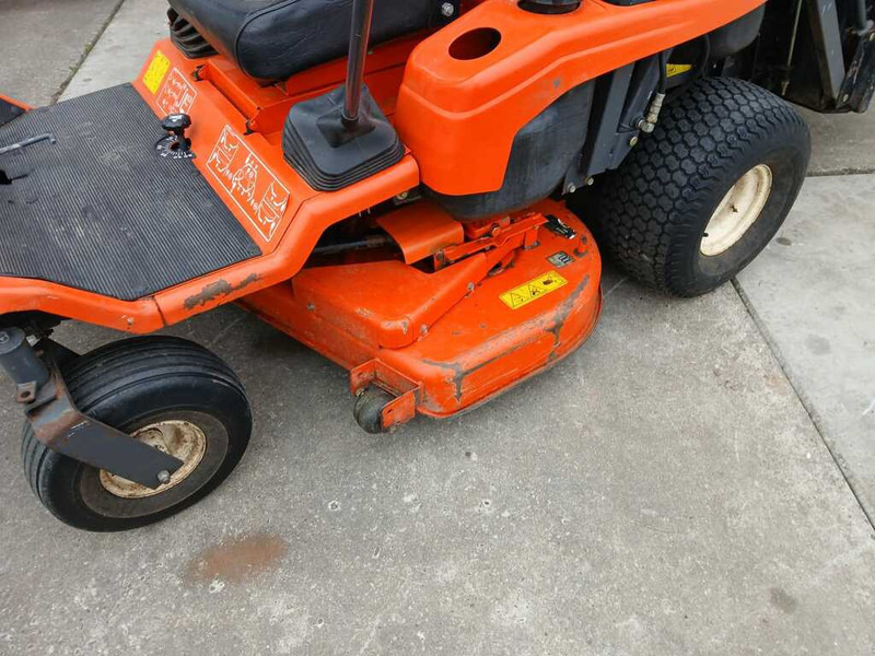Kubota GZH 15 - מכסחת גינה: תמונה 5 Kubota GZH 15 - מכסחת גינה: תמונה 5