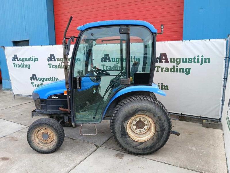 New Holland TC 27 - טרקטור חקלאי: תמונה 1 New Holland TC 27 - טרקטור חקלאי: תמונה 1