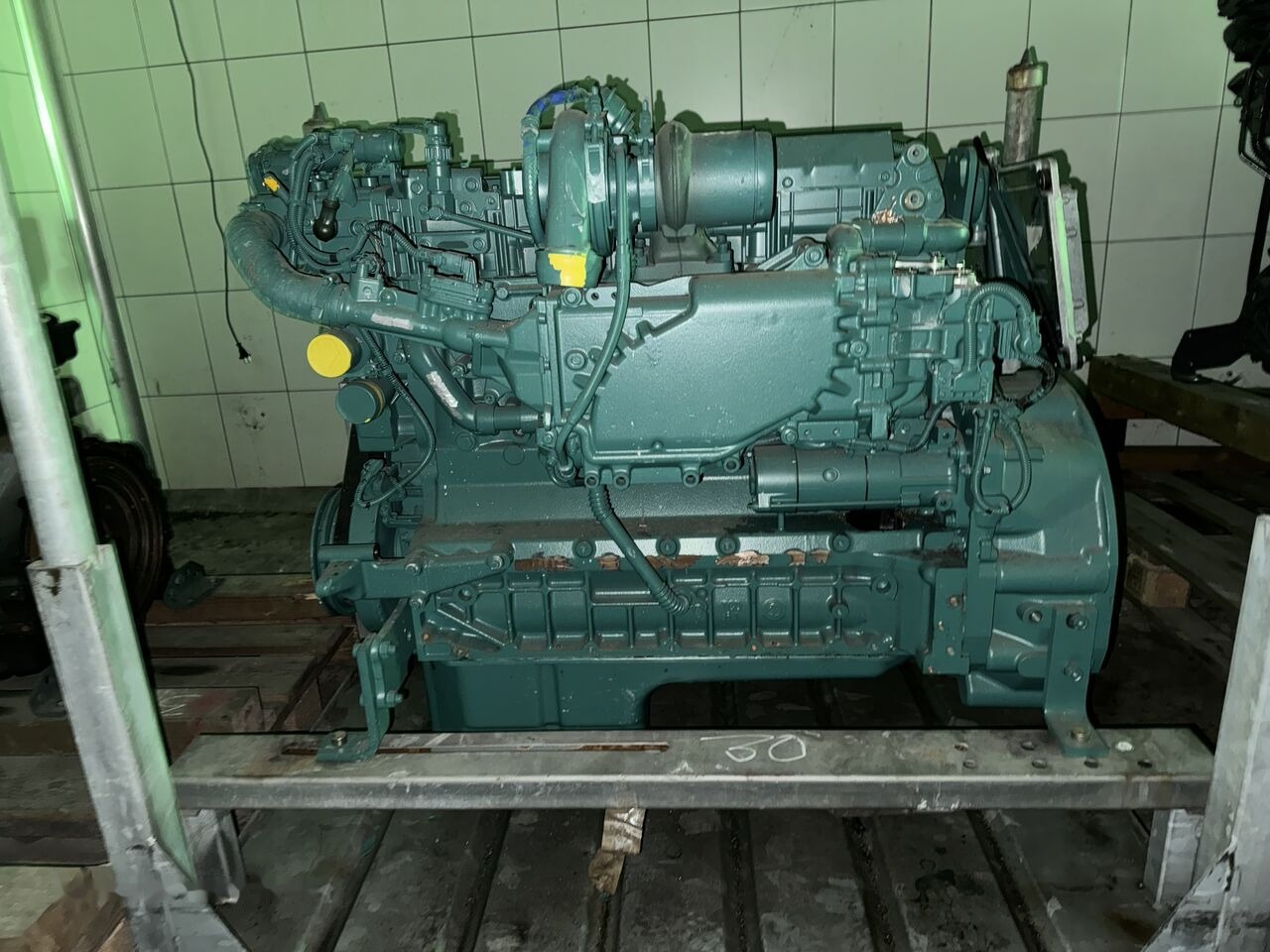 Volvo D6J rok 2018 - מנוע עבור מחפר: תמונה 2 Volvo D6J rok 2018 - מנוע עבור מחפר: תמונה 2