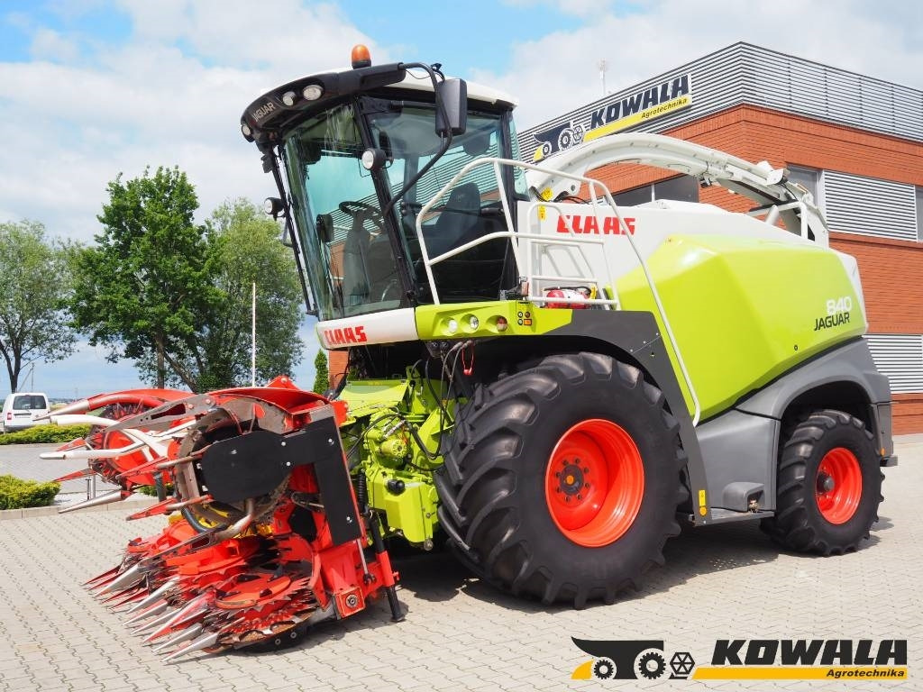 Claas Jaguar 840 + Kemper 345 Plus - מקצרת מספוא: תמונה 1 Claas Jaguar 840 + Kemper 345 Plus - מקצרת מספוא: תמונה 1