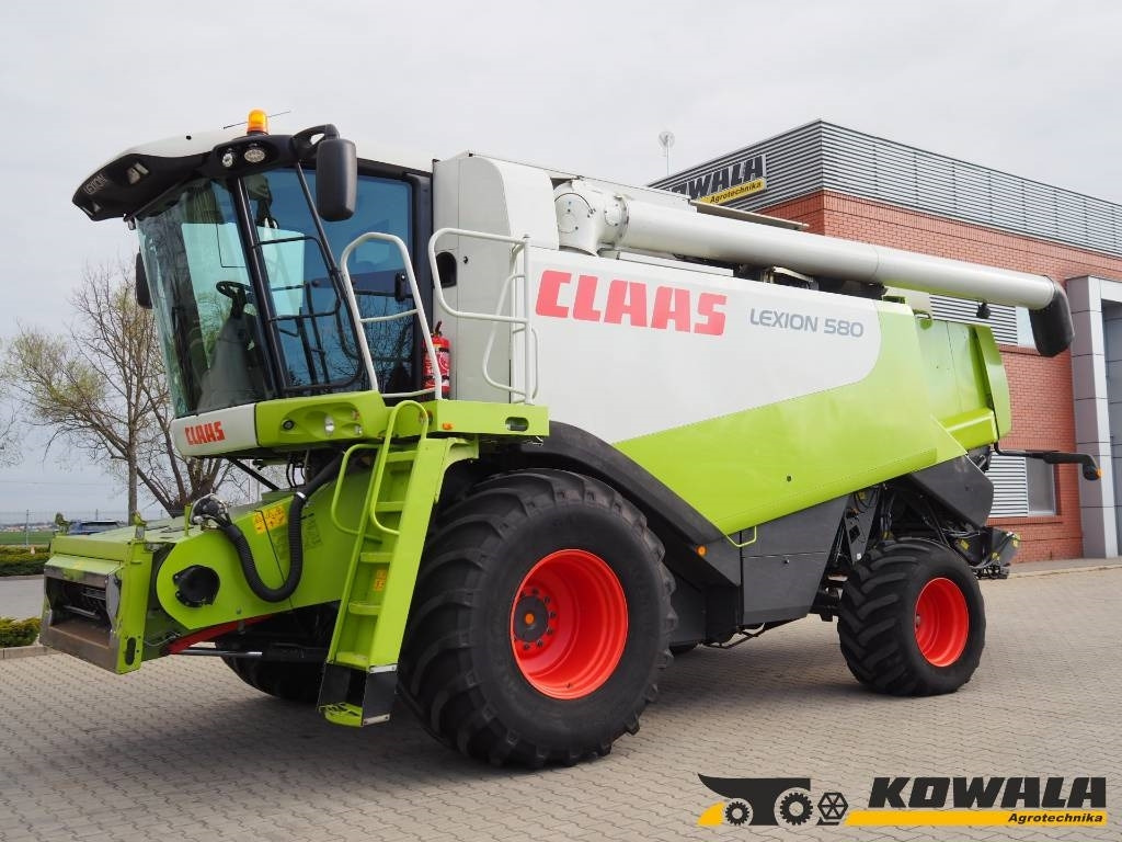 Claas Lexion 580 + V900 - מקצרת קומבינה: תמונה 1 Claas Lexion 580 + V900 - מקצרת קומבינה: תמונה 1