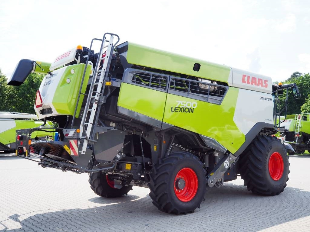 Claas Lexion 7500 + V930  - מקצרת קומבינה: תמונה 3 Claas Lexion 7500 + V930  - מקצרת קומבינה: תמונה 3