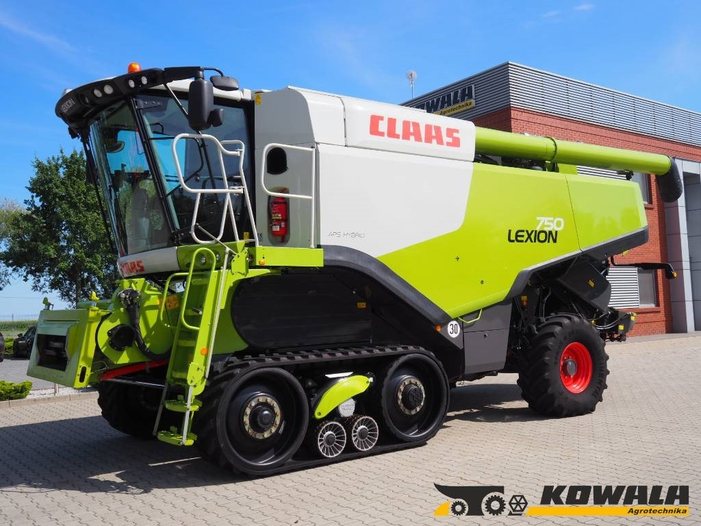 Claas Lexion 750TT + V900 - מקצרת קומבינה: תמונה 1 Claas Lexion 750TT + V900 - מקצרת קומבינה: תמונה 1