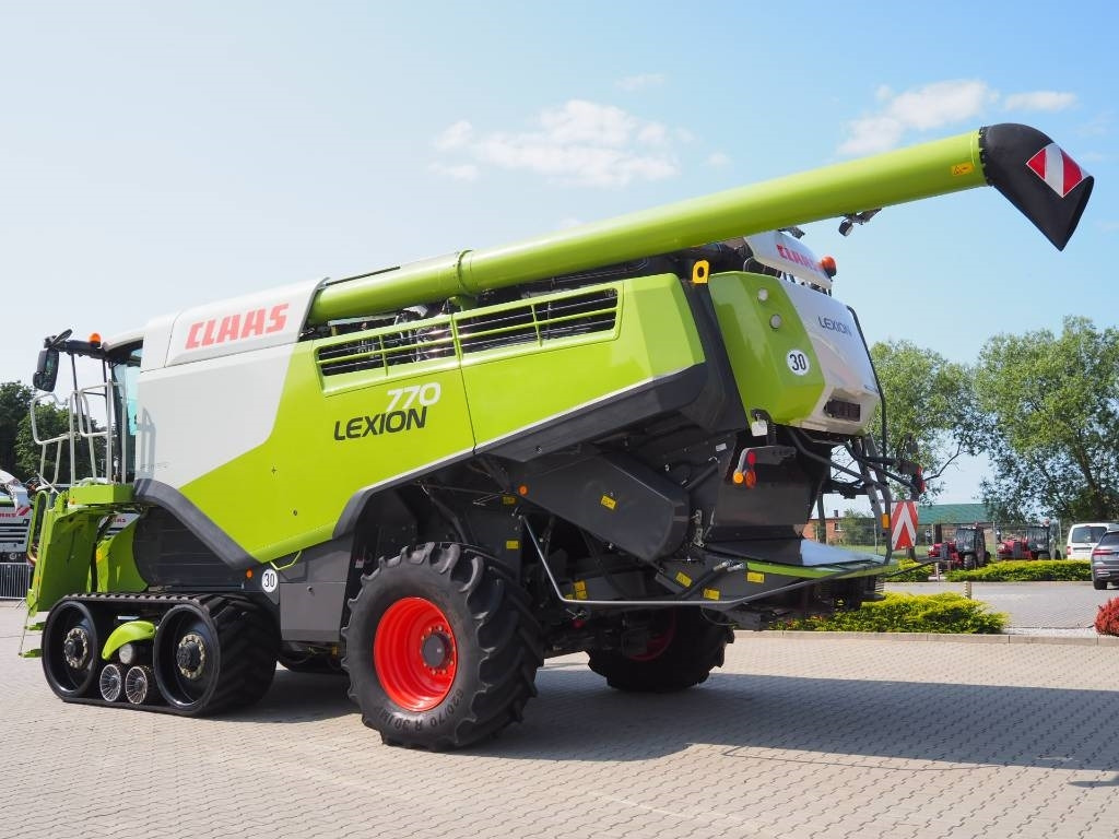 Claas Lexion 770TT + V1050 - מקצרת קומבינה: תמונה 2 Claas Lexion 770TT + V1050 - מקצרת קומבינה: תמונה 2