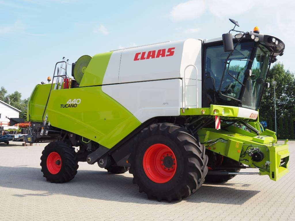 Claas Tucano 440 + V620 - מקצרת קומבינה: תמונה 4 Claas Tucano 440 + V620 - מקצרת קומבינה: תמונה 4