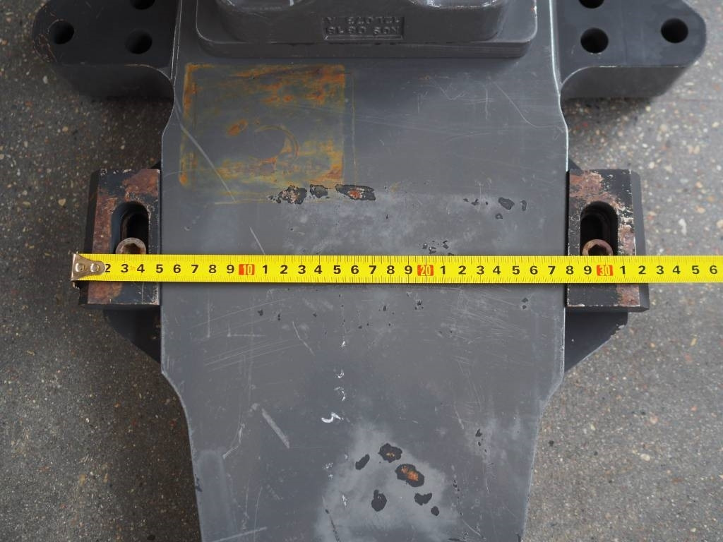 Claas Xerion - bumper hitch K80 - גוף וחלק חיצוני עבור מכונה חקלאית: תמונה 3 Claas Xerion - bumper hitch K80 - גוף וחלק חיצוני עבור מכונה חקלאית: תמונה 3