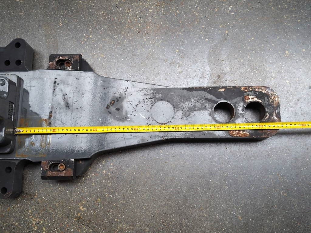 Claas Xerion - bumper hitch K80 - גוף וחלק חיצוני עבור מכונה חקלאית: תמונה 4 Claas Xerion - bumper hitch K80 - גוף וחלק חיצוני עבור מכונה חקלאית: תמונה 4