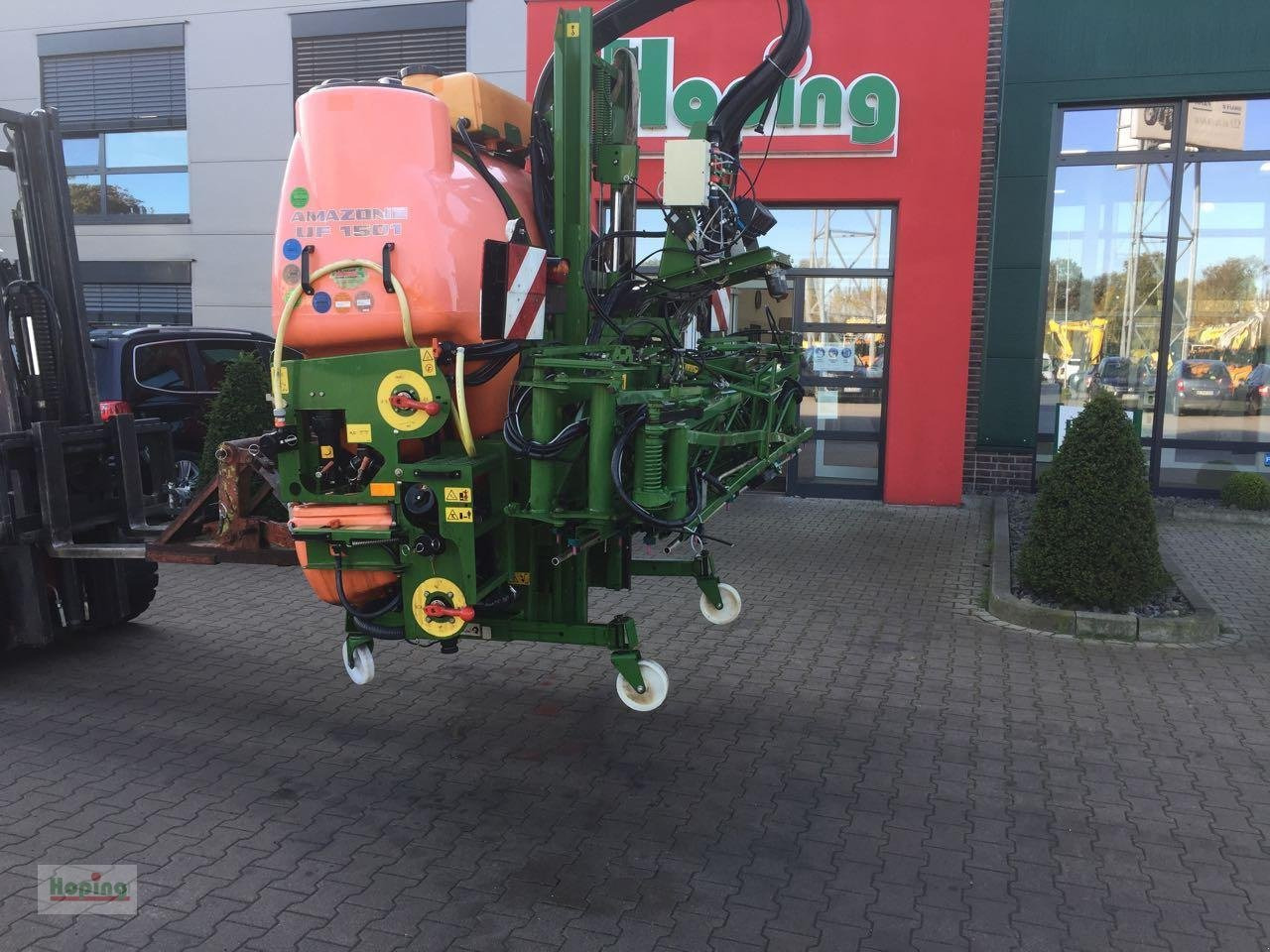 Amazone UF 1501 - מרסס מותקן על טרקטור: תמונה 4 Amazone UF 1501 - מרסס מותקן על טרקטור: תמונה 4