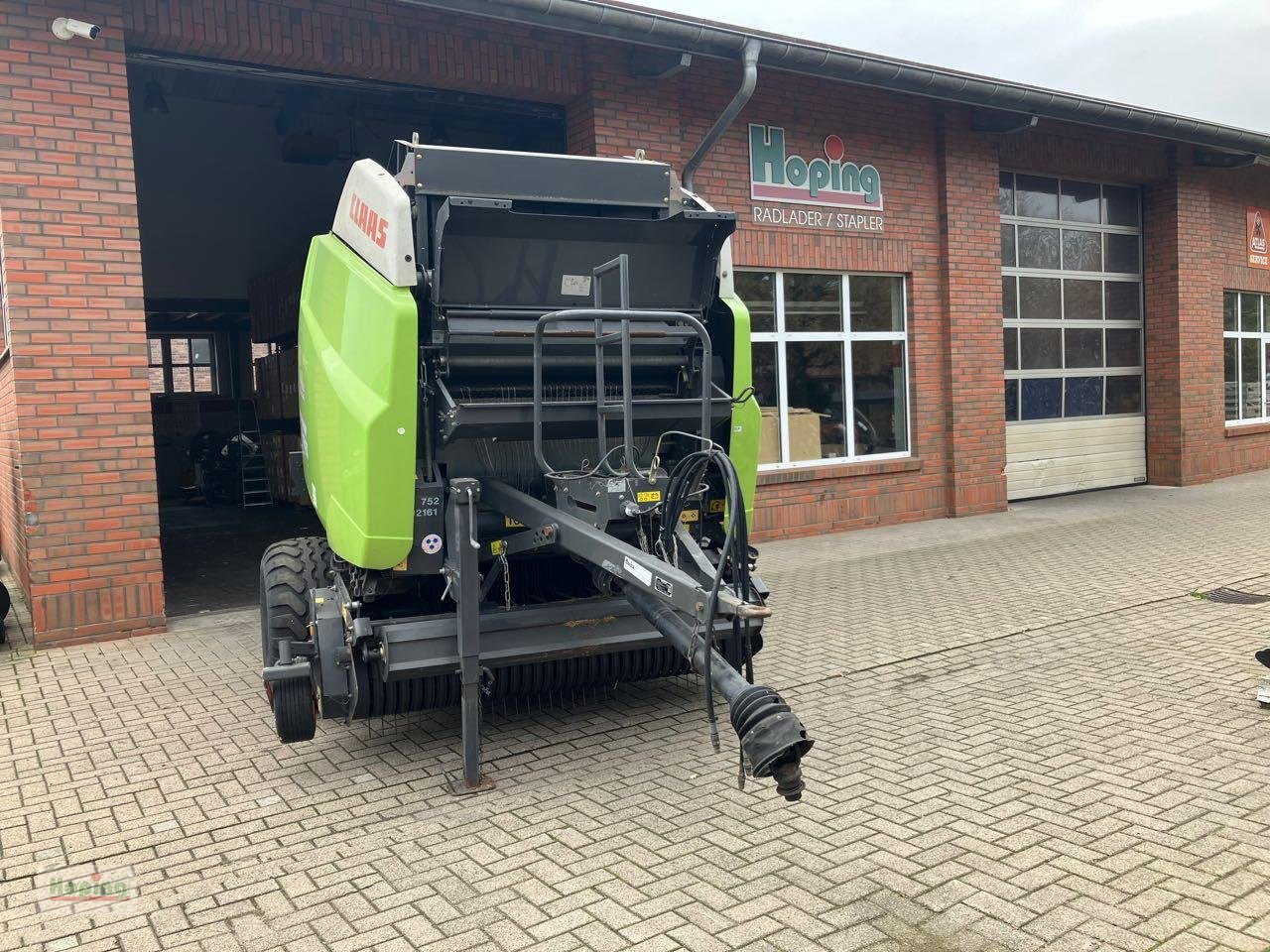 CLAAS Variant 385 - מכונת צרור עגולה: תמונה 1 CLAAS Variant 385 - מכונת צרור עגולה: תמונה 1