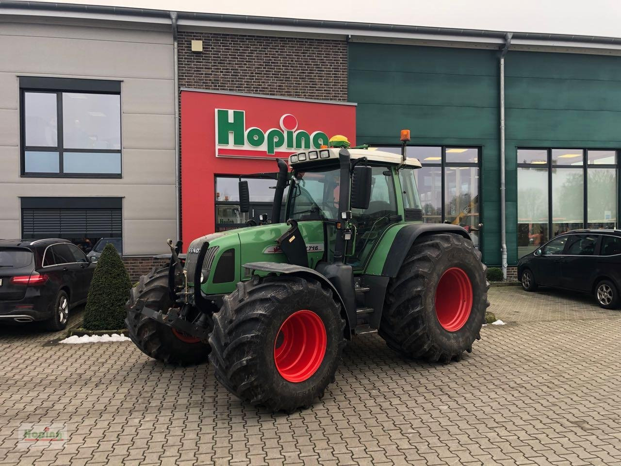 Fendt 716 Vario Favorit - טרקטור חקלאי: תמונה 1 Fendt 716 Vario Favorit - טרקטור חקלאי: תמונה 1