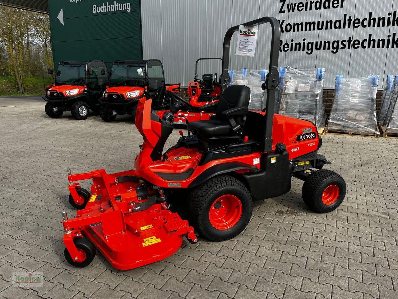 Kubota F 251 AWD - מכסחת גינה: תמונה 2 Kubota F 251 AWD - מכסחת גינה: תמונה 2