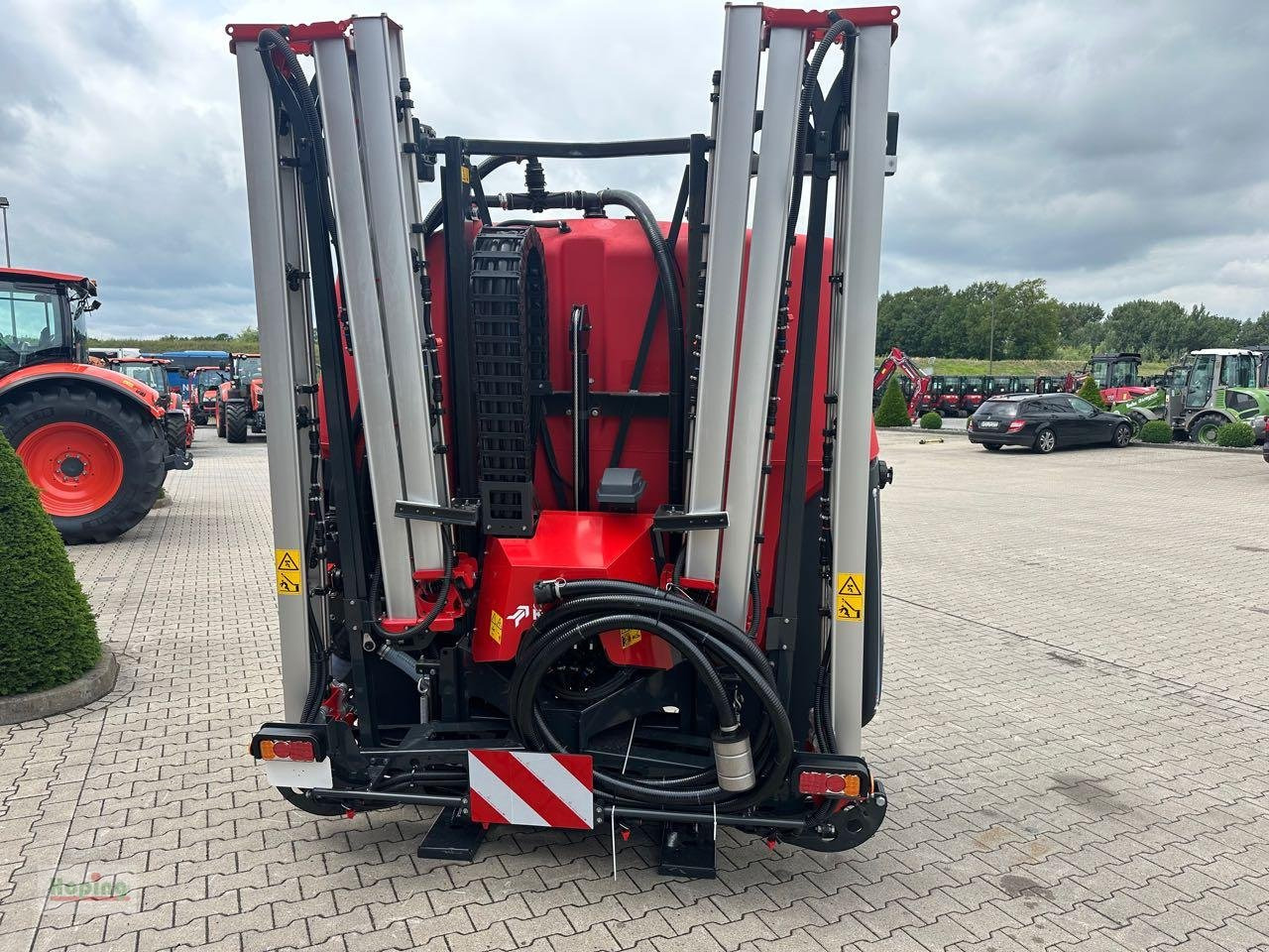 Kverneland IXter B18 1.800 iXsray - מרסס מותקן על טרקטור: תמונה 3 Kverneland IXter B18 1.800 iXsray - מרסס מותקן על טרקטור: תמונה 3