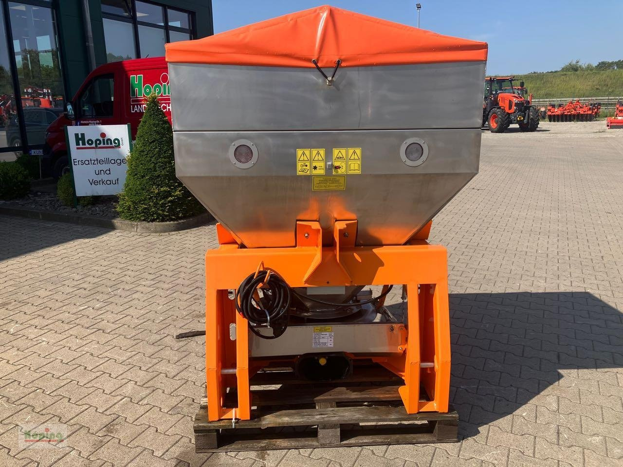 Saphir Vortex 600E - מפזר חול/ מלח: תמונה 2 Saphir Vortex 600E - מפזר חול/ מלח: תמונה 2