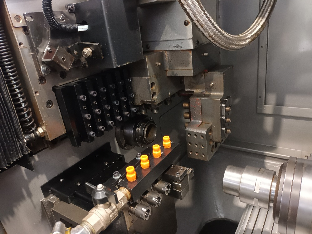 Tornio a controllo numerico Po Ly Gim DIAMOND 20CSB-II - מחרטת מתכת: תמונה 3 Tornio a controllo numerico Po Ly Gim DIAMOND 20CSB-II - מחרטת מתכת: תמונה 3