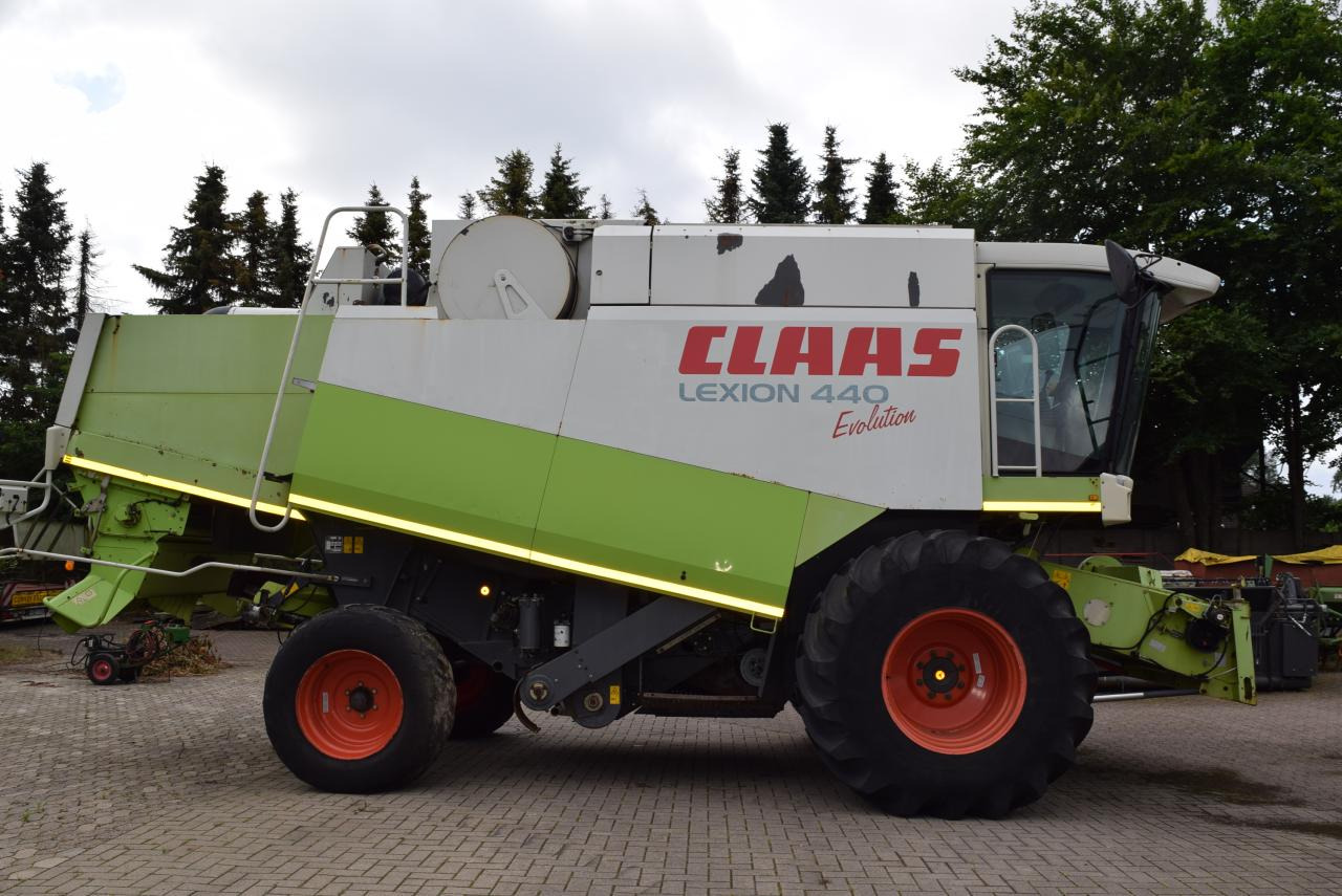CLAAS Lexion 440 Evolution - מקצרת קומבינה: תמונה 3 CLAAS Lexion 440 Evolution - מקצרת קומבינה: תמונה 3