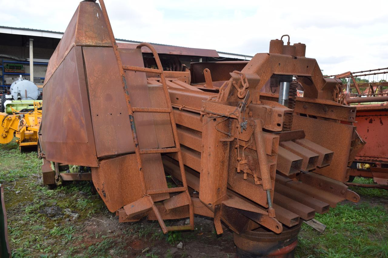 CLAAS Quadrant 1100 *zur Teilevertwertung* - מכונת צרור מרובעת: תמונה 4 CLAAS Quadrant 1100 *zur Teilevertwertung* - מכונת צרור מרובעת: תמונה 4