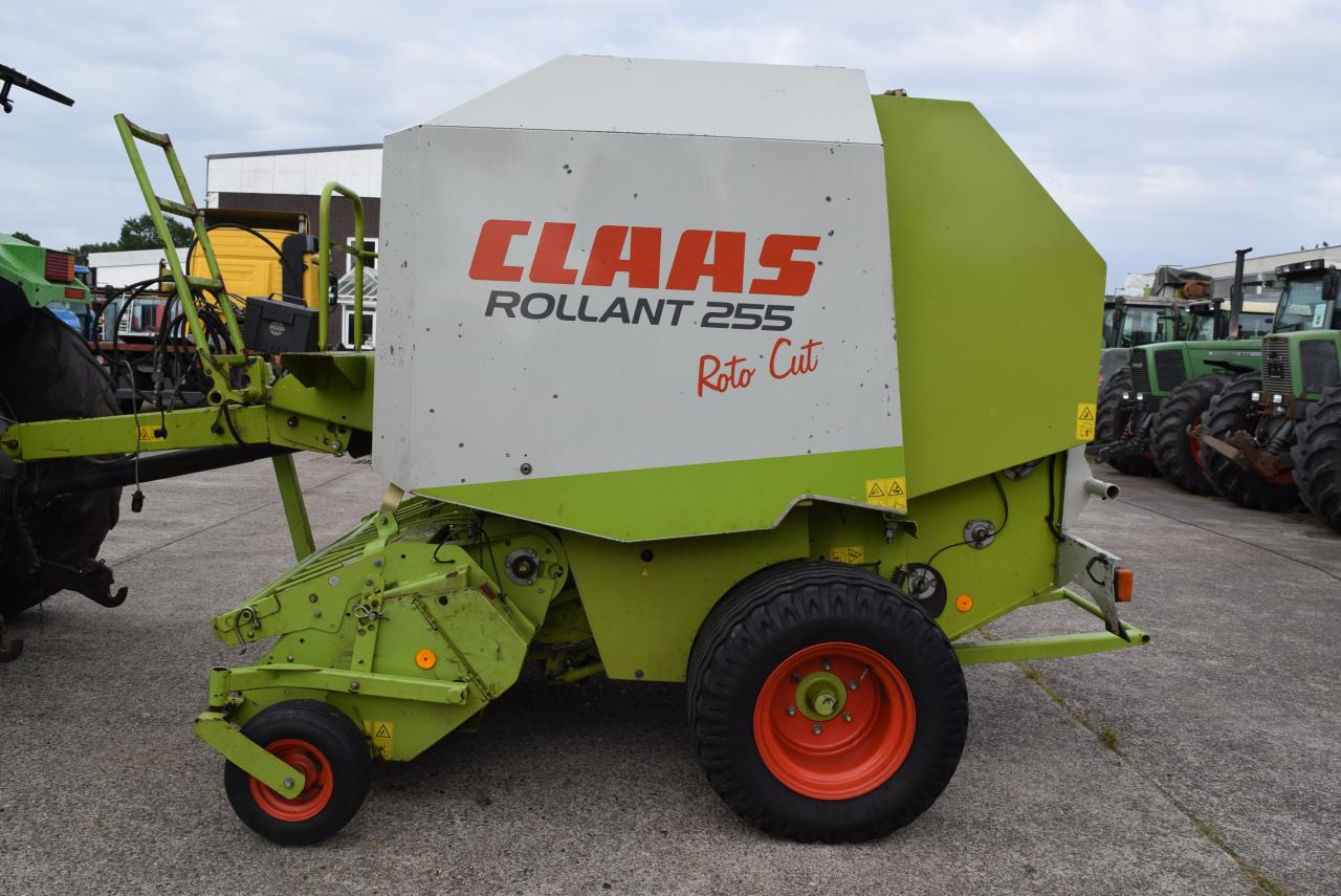 CLAAS Rollant 255 RC - מכונת צרור עגולה: תמונה 1 CLAAS Rollant 255 RC - מכונת צרור עגולה: תמונה 1