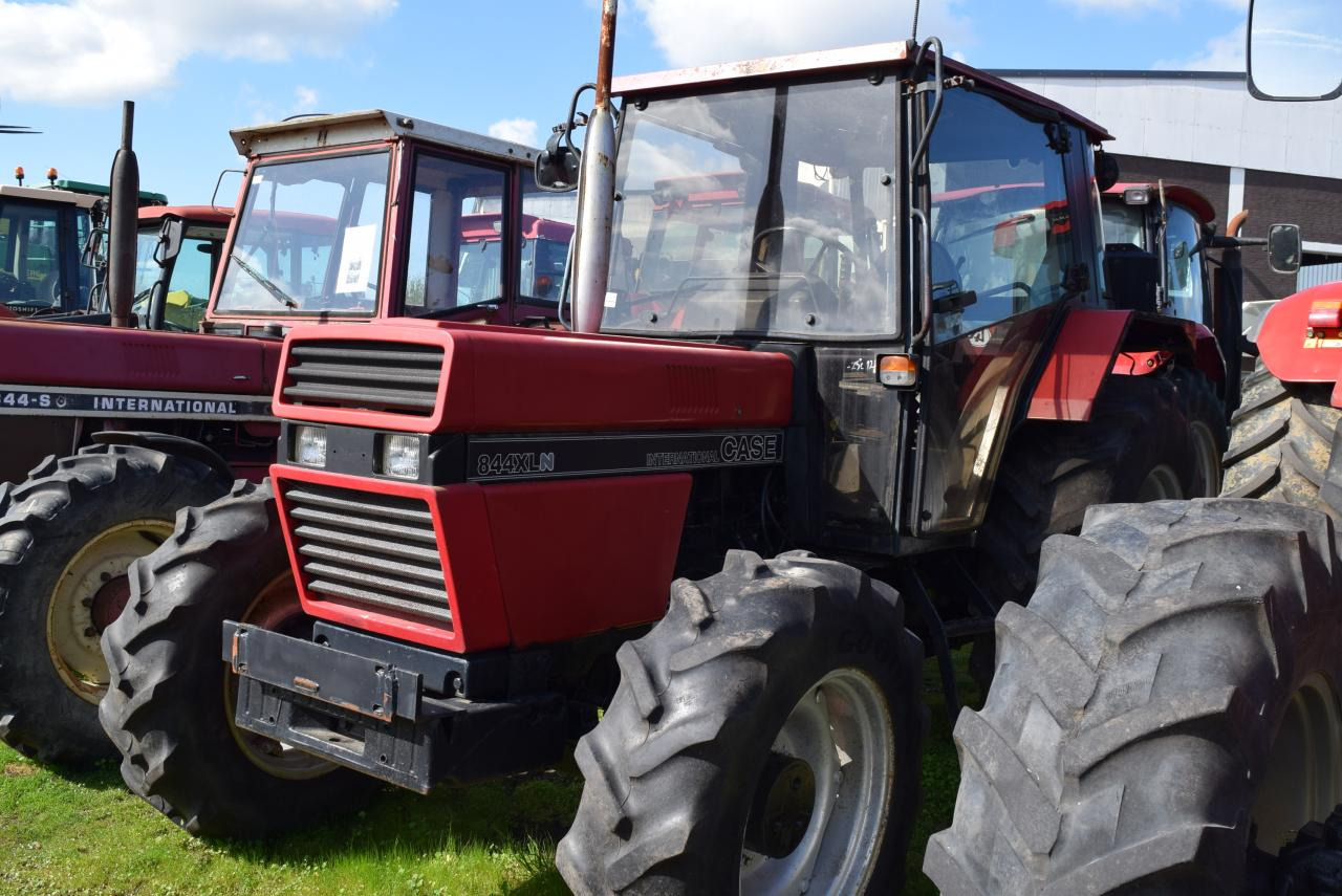 Case-IH 844 XL - טרקטור חקלאי: תמונה 2 Case-IH 844 XL - טרקטור חקלאי: תמונה 2