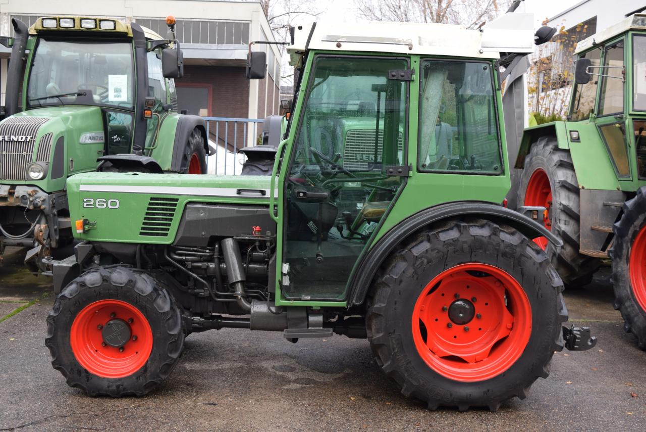 Fendt 260 V - טרקטור ישיבה: תמונה 2 Fendt 260 V - טרקטור ישיבה: תמונה 2