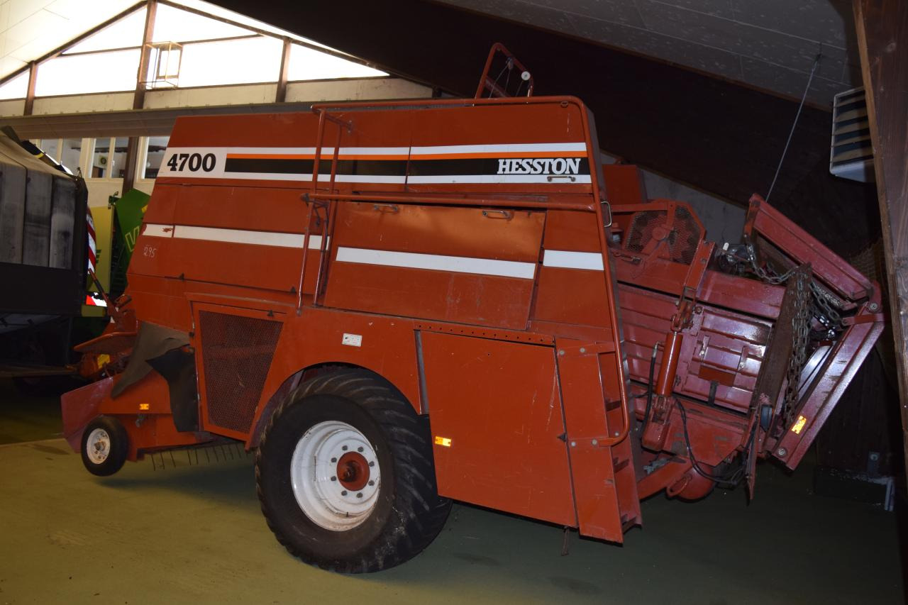 Fiat Hesston 4700 - מכונת צרור מרובעת: תמונה 3 Fiat Hesston 4700 - מכונת צרור מרובעת: תמונה 3