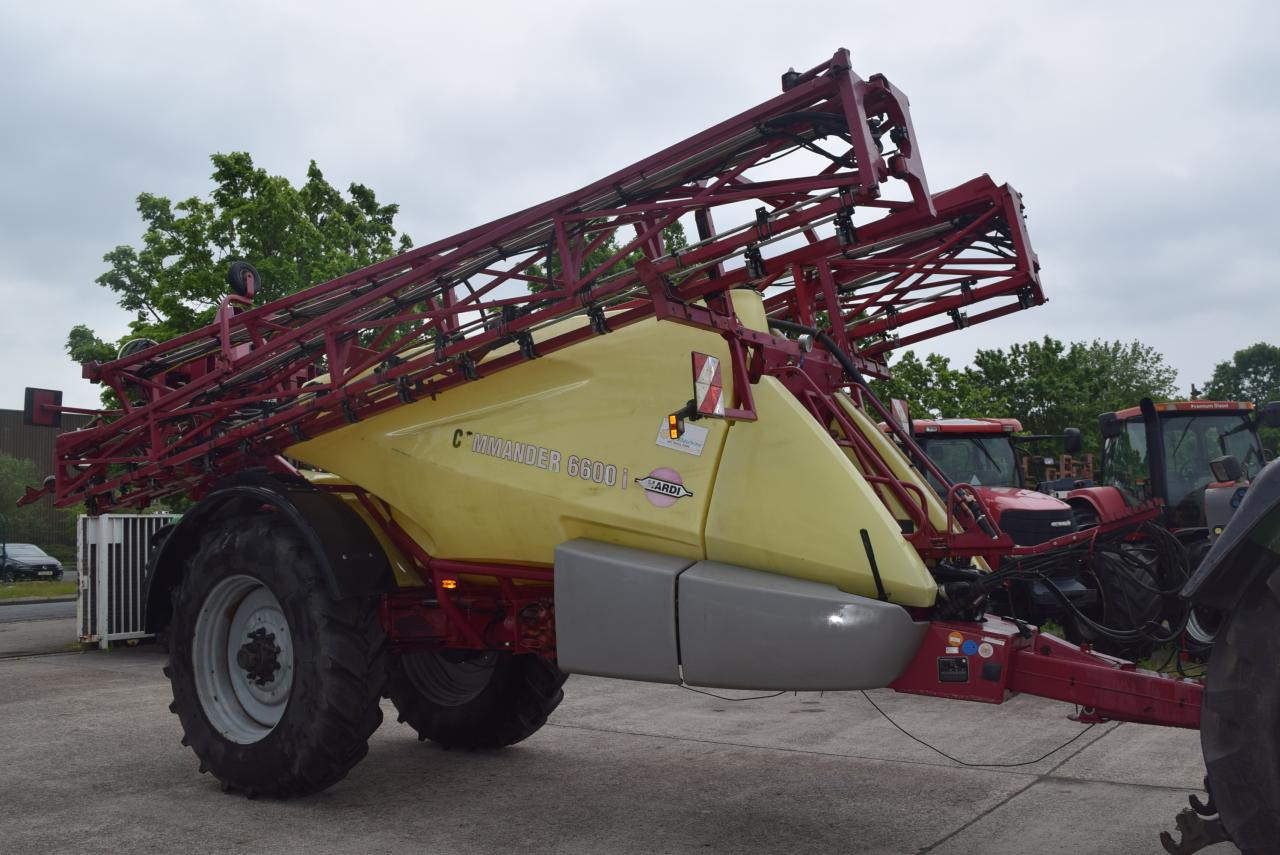 Hardi Commander 6600 i - מרסס נגרר: תמונה 1 Hardi Commander 6600 i - מרסס נגרר: תמונה 1