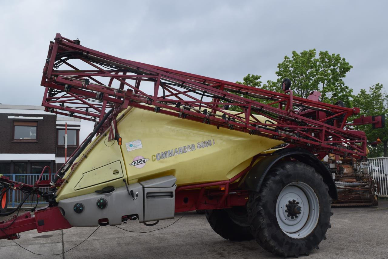 Hardi Commander 6600 i - מרסס נגרר: תמונה 2 Hardi Commander 6600 i - מרסס נגרר: תמונה 2