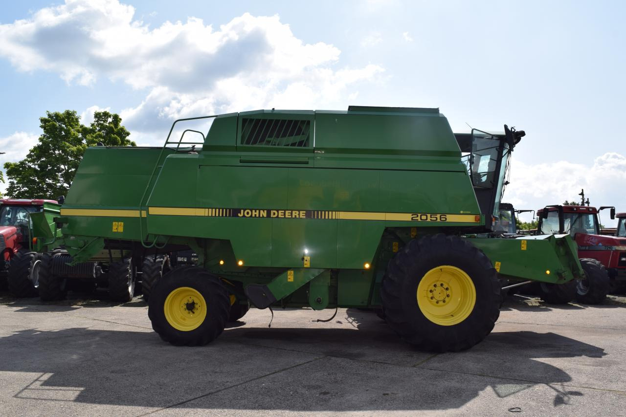 John Deere 2056 - מקצרת קומבינה: תמונה 1 John Deere 2056 - מקצרת קומבינה: תמונה 1