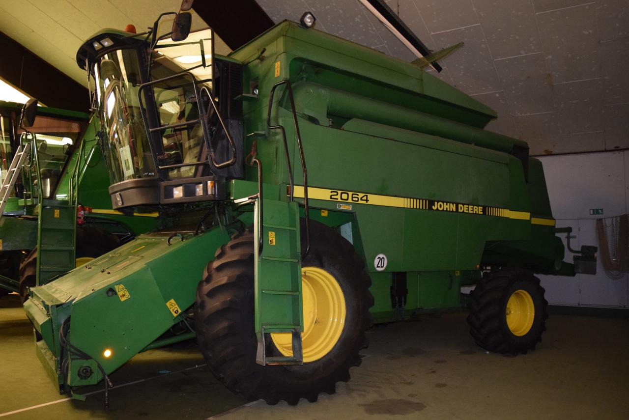 John Deere 2064 - מקצרת קומבינה: תמונה 3 John Deere 2064 - מקצרת קומבינה: תמונה 3