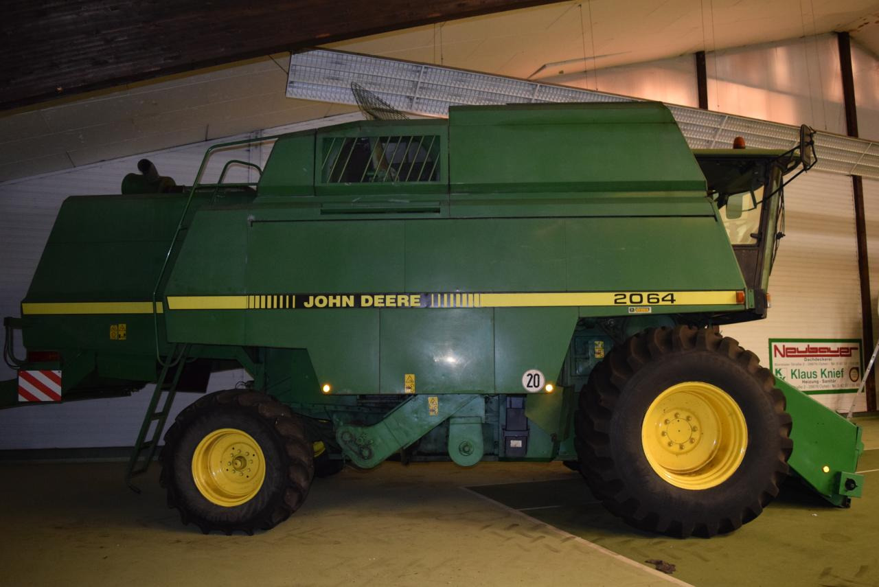 John Deere 2064 - מקצרת קומבינה: תמונה 5 John Deere 2064 - מקצרת קומבינה: תמונה 5