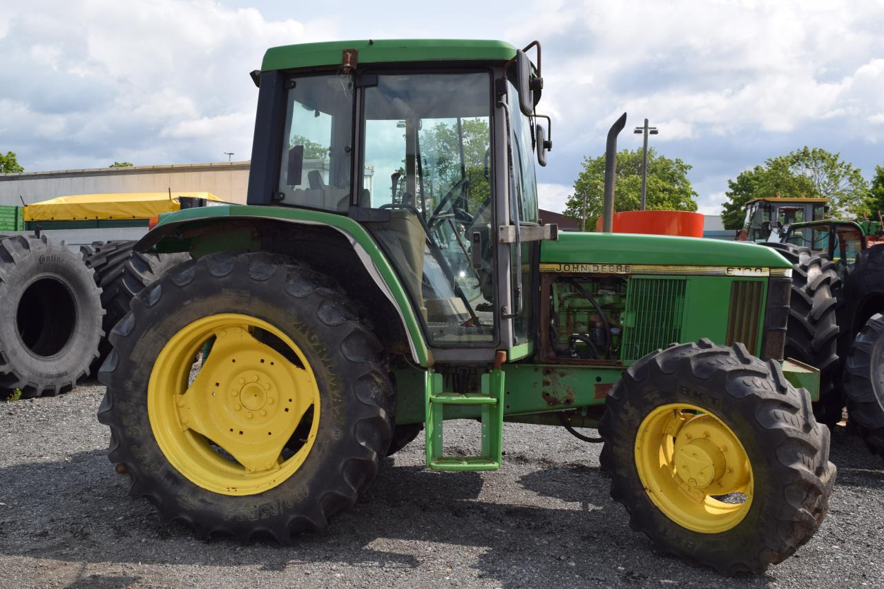 John Deere 6100 - טרקטור חקלאי: תמונה 1 John Deere 6100 - טרקטור חקלאי: תמונה 1