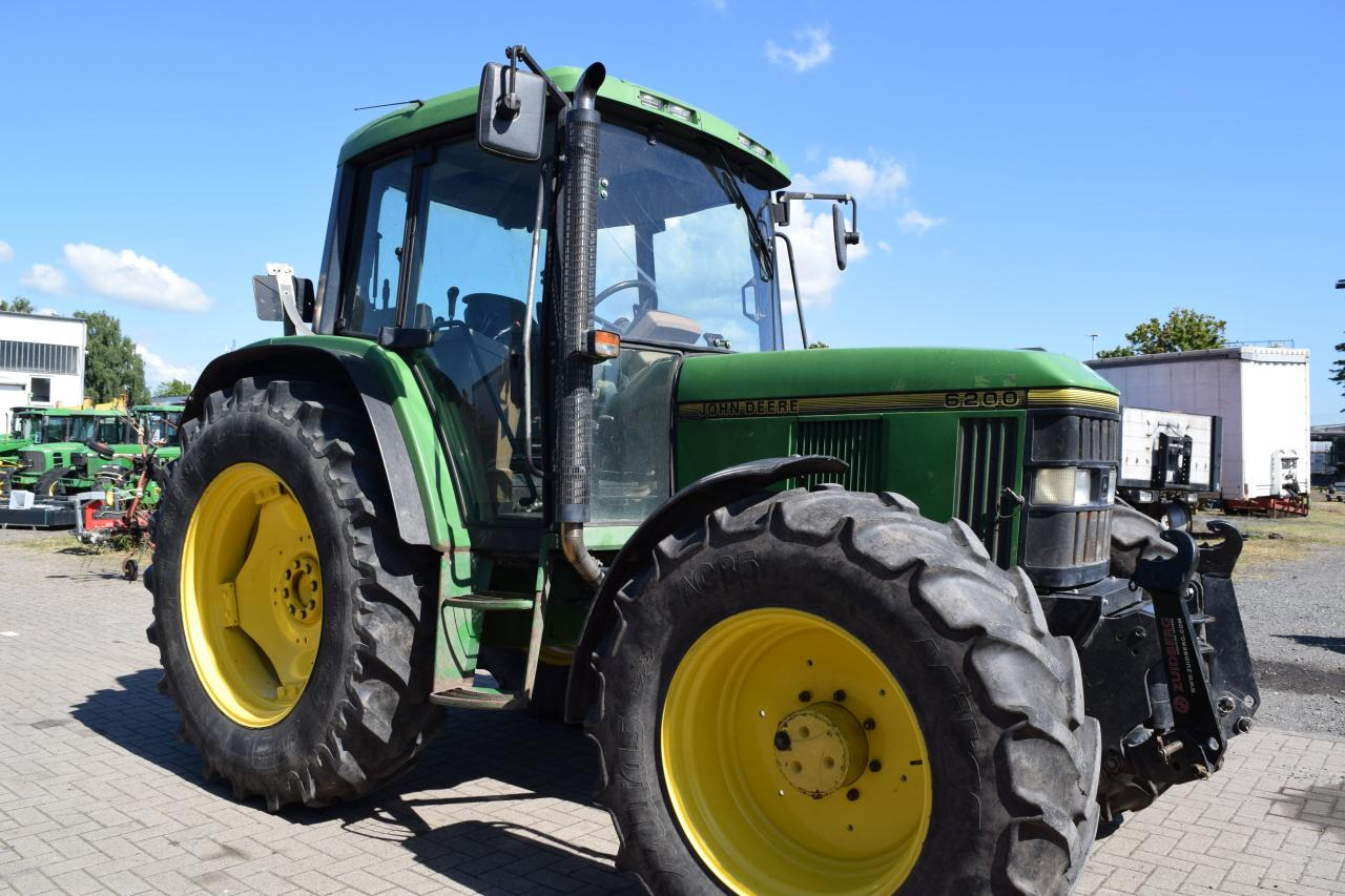 John Deere 6200 - טרקטור חקלאי: תמונה 1 John Deere 6200 - טרקטור חקלאי: תמונה 1