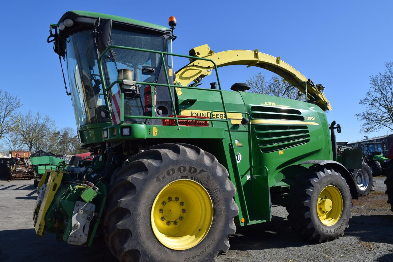 John Deere 7250 i - מקצרת מספוא: תמונה 1 John Deere 7250 i - מקצרת מספוא: תמונה 1