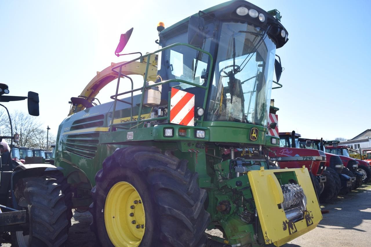 John Deere 7250 i - מקצרת מספוא: תמונה 2 John Deere 7250 i - מקצרת מספוא: תמונה 2
