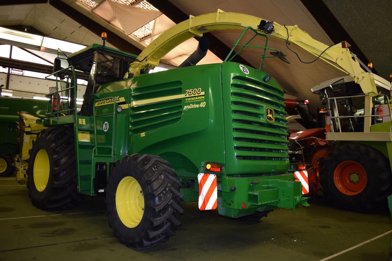 John Deere 7400 - מקצרת מספוא: תמונה 4 John Deere 7400 - מקצרת מספוא: תמונה 4