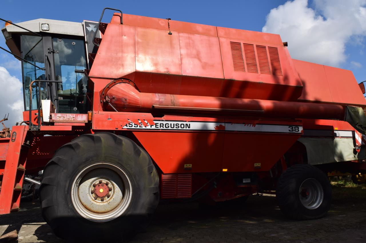 Massey Ferguson MF 38 - מקצרת קומבינה: תמונה 3 Massey Ferguson MF 38 - מקצרת קומבינה: תמונה 3