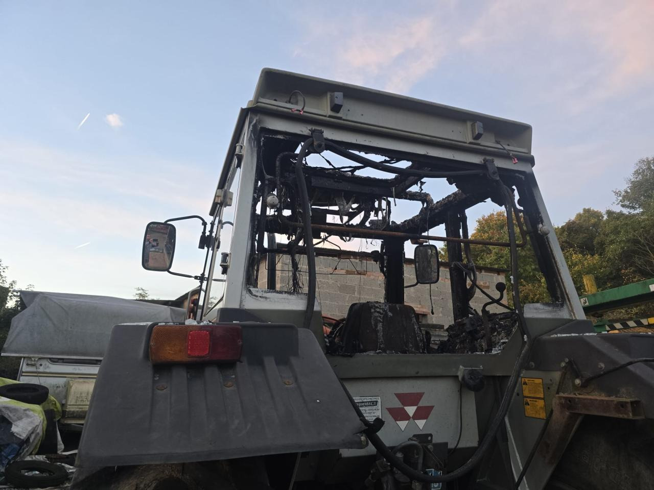 Massey Ferguson MF 390 T *Brandschaden* - טרקטור חקלאי: תמונה 2 Massey Ferguson MF 390 T *Brandschaden* - טרקטור חקלאי: תמונה 2