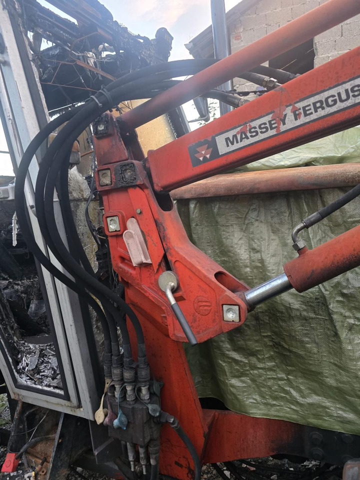 טרקטור חקלאי Massey Ferguson MF 390 T *Brandschaden*: תמונה 9