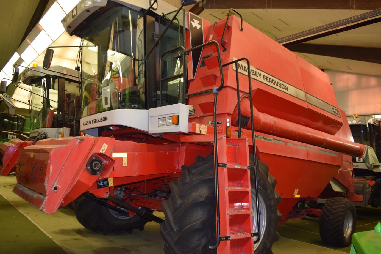 Massey Ferguson MF 40 RS - מקצרת קומבינה: תמונה 1 Massey Ferguson MF 40 RS - מקצרת קומבינה: תמונה 1