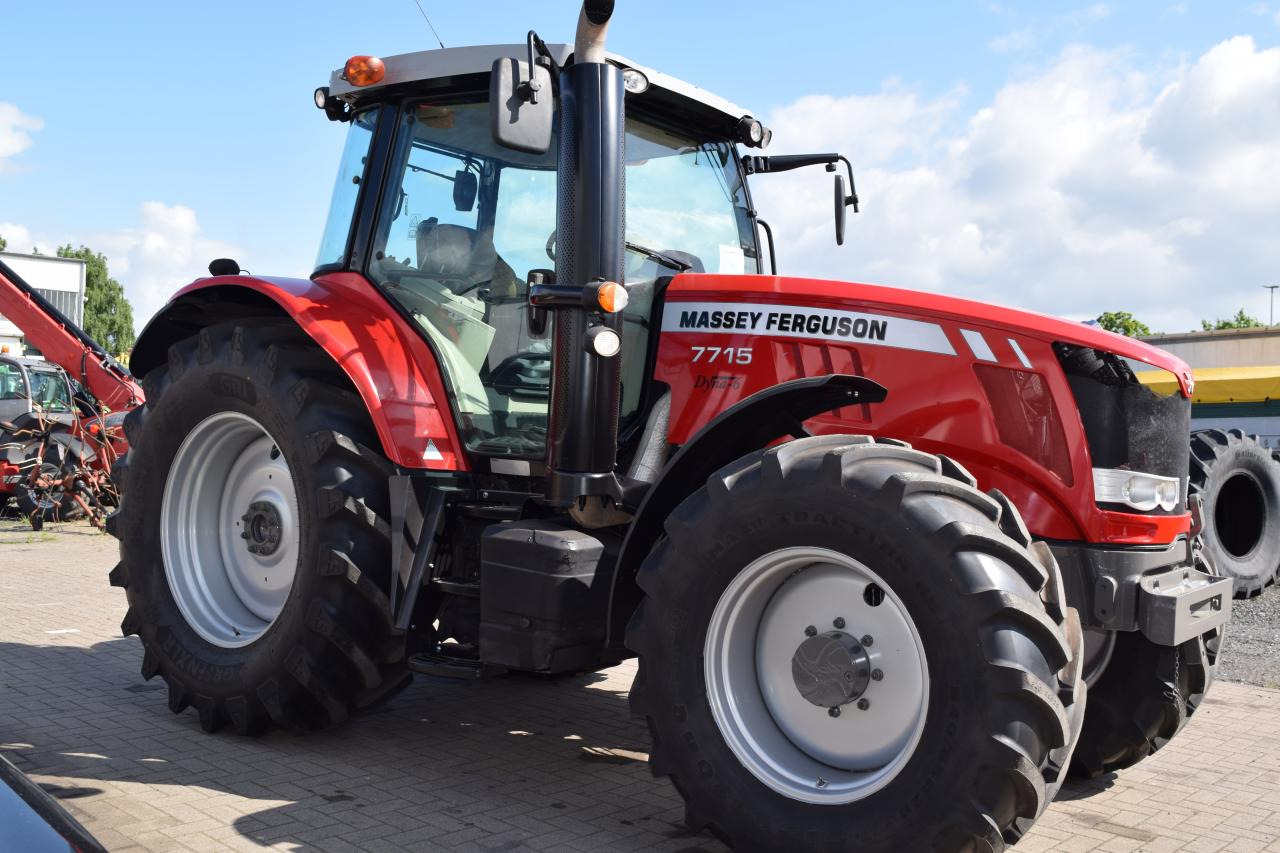 Massey Ferguson MF 7715 Dyna-6 - טרקטור חקלאי: תמונה 1 Massey Ferguson MF 7715 Dyna-6 - טרקטור חקלאי: תמונה 1